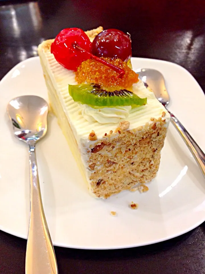 Fresh Fruit Cake|🍴ɴᎯᎯɴεϓ🍷さん