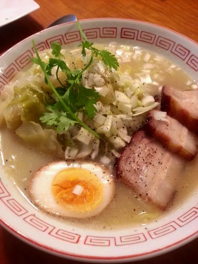 鶏ガラ+豆乳豚しゃぶ+干し海老スープのラーメン|てつさん