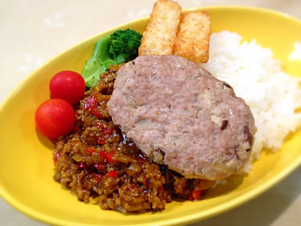 キーマカレーと加賀れんこんバーグ|うっちーさん