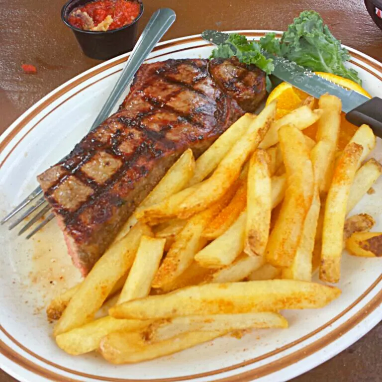 New York 12oz steak with fries.|Jorelさん