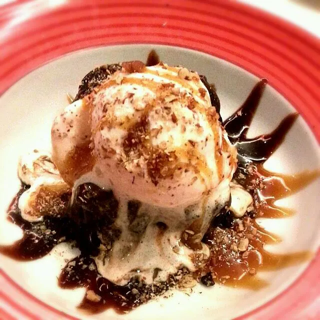 choco brownie with vanilla ice cream @ TGIF|korinoさん