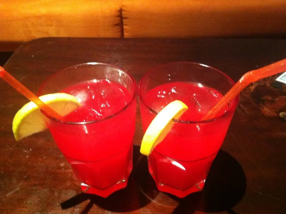 Snapdishの料理写真:Strawberry Daiquiri|Nicole Avisさん