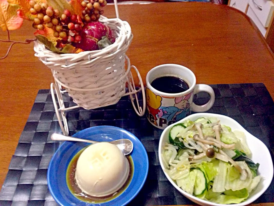 Snapdishの料理写真:サラダ＆柚子豆腐☕︎|マニラ男さん