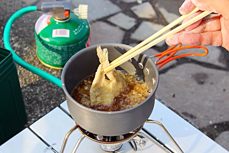 釣ってその場で食べる！釣シロギスの天ぷら|さくたろうさん