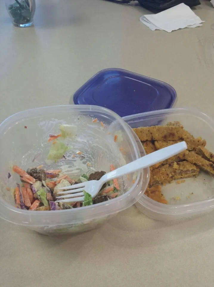 Salad with side of country fried steak.|Jorelさん