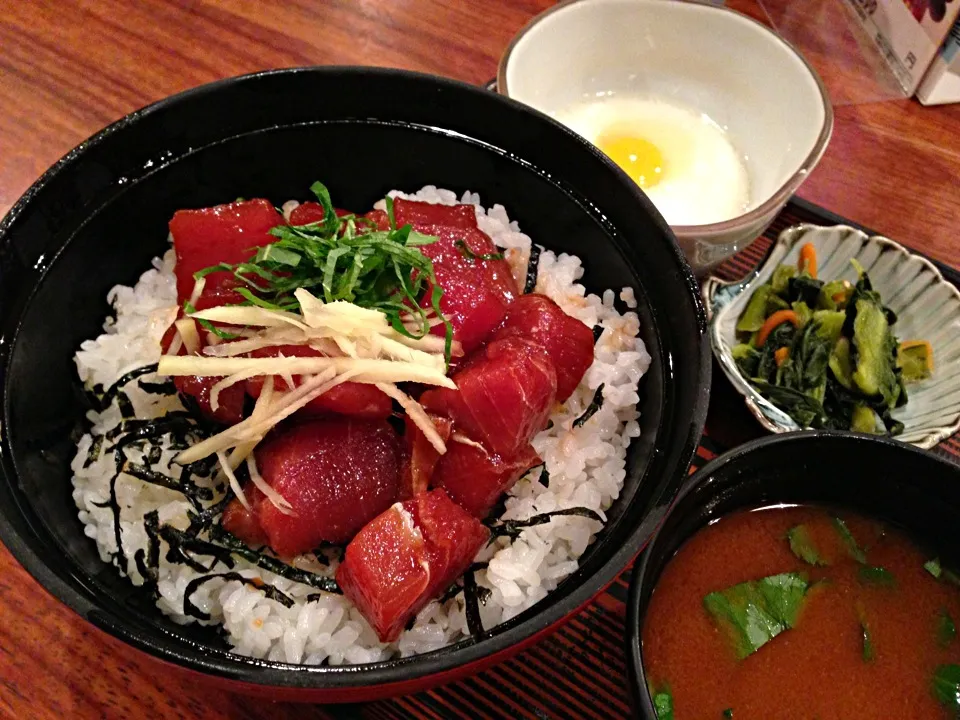 日替りランチ、まぐろ山かけ丼。|liccaさん