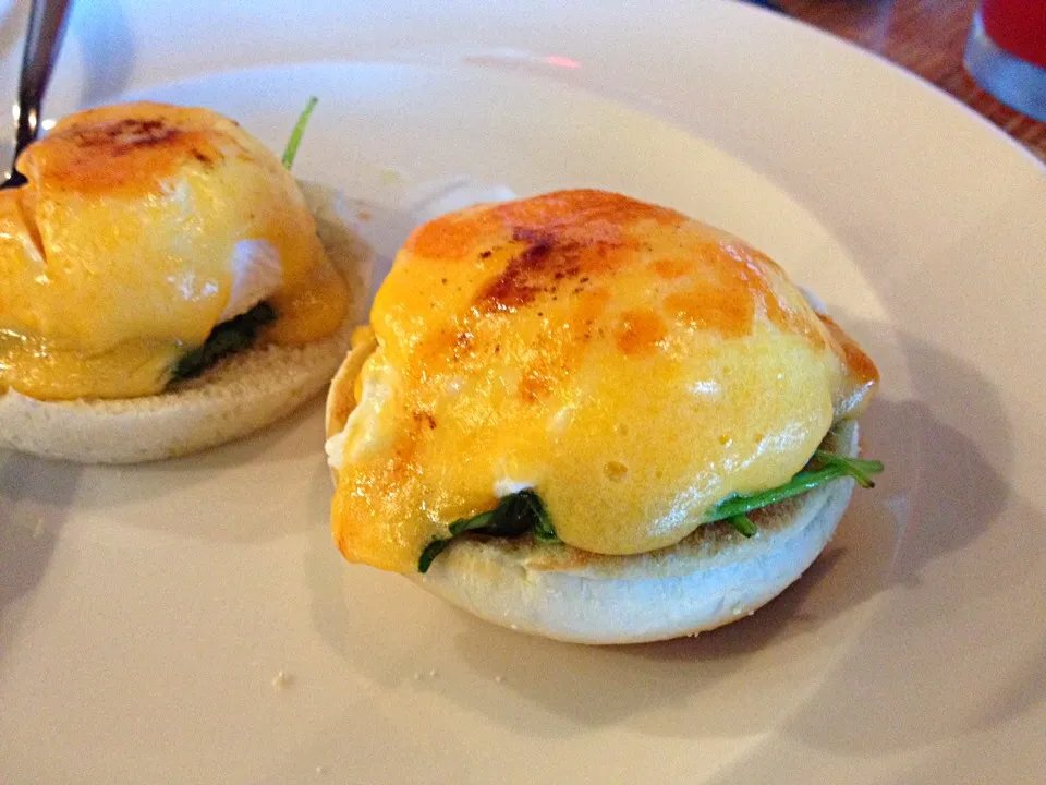 Eggs florentine|Sergio Lacuevaさん