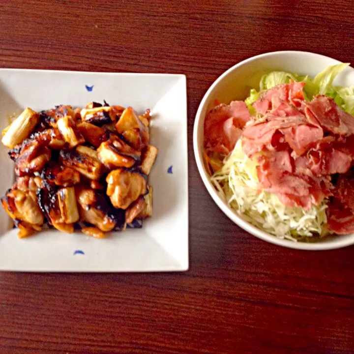 鳥肉蒲焼きとサラダ|炊かれたいオトコ おこん 小栁津さん