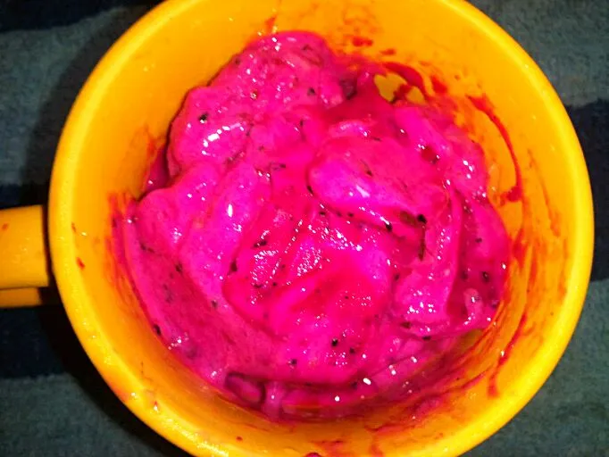 banana dragonfruit ice cream |Louella Argayoso Pontiverosさん