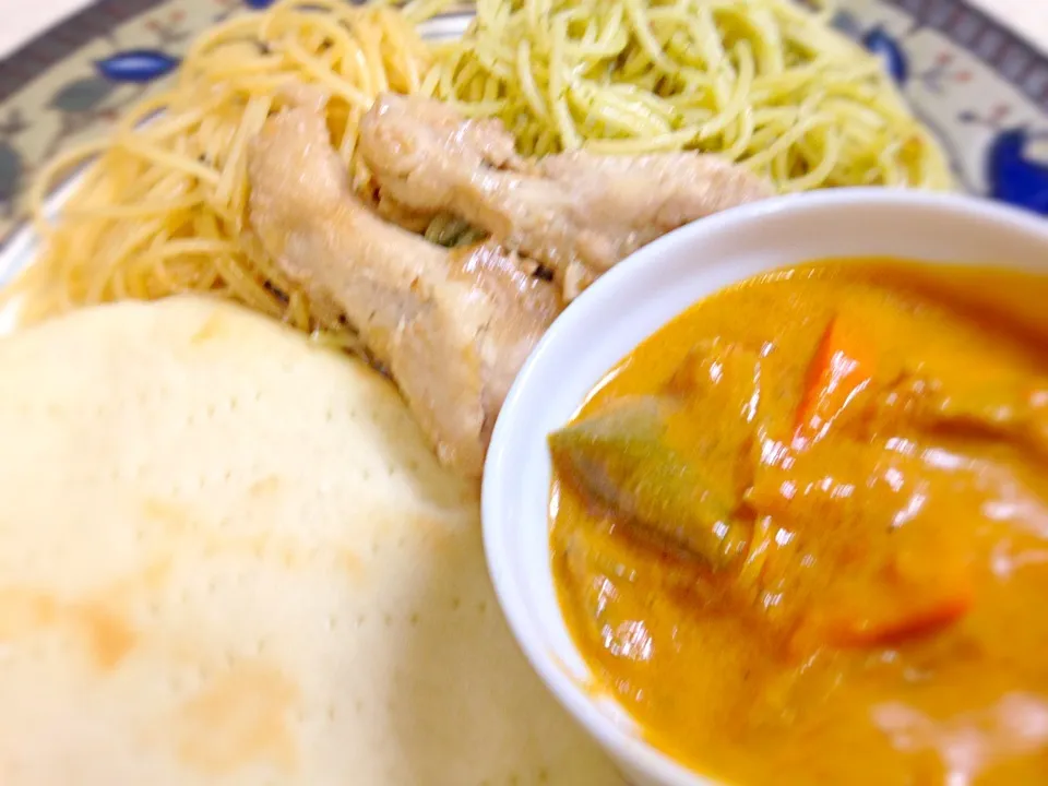 タイ風チキンカレー，パスタ|梅ちゃんさん