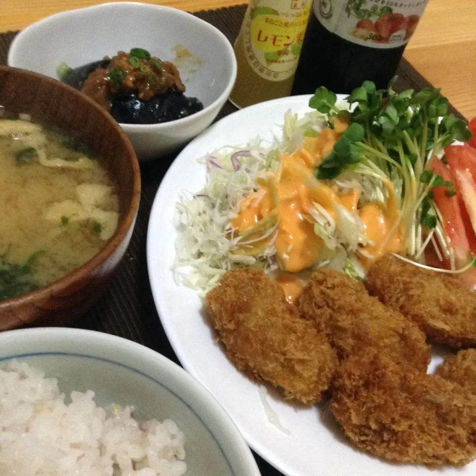 カキフライ、サラダ、茄子肉味噌和え、味噌汁|SasaMasa213さん