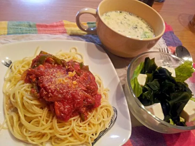 ツナとトマトのパスタ
豆乳スープ
わかめサラダ|はなみどんさん