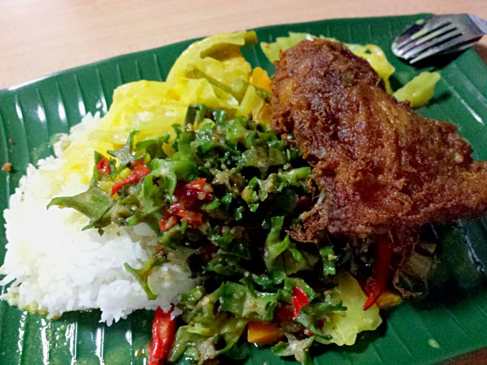 Snapdishの料理写真:awesome Malay food @ Orchard Towers.|Karynさん