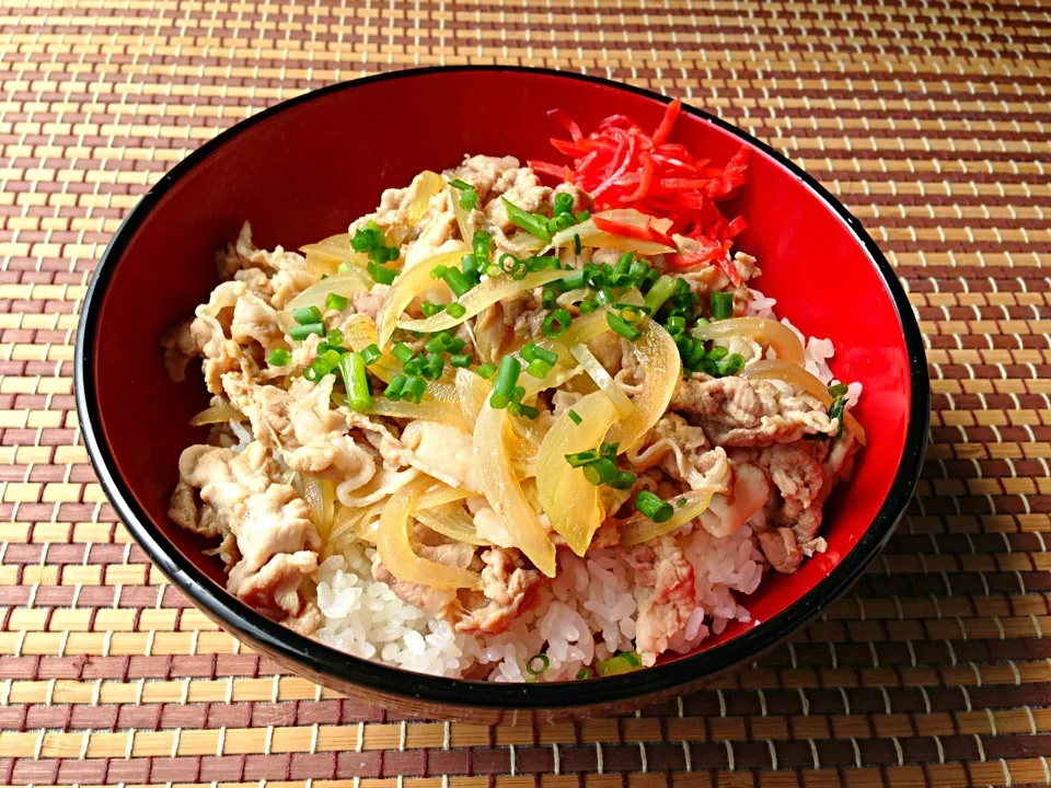 休日のお昼は男豚丼|ぷんぷんさん