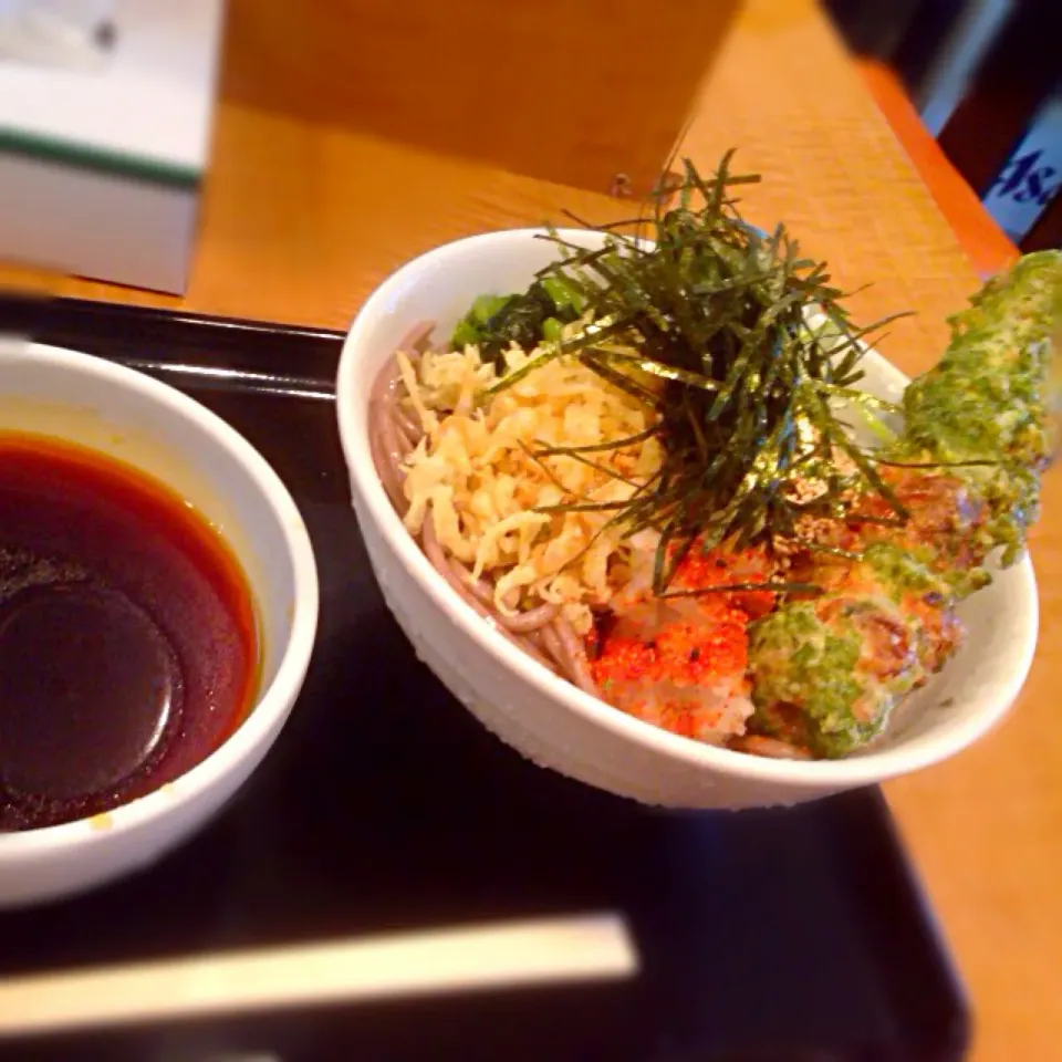 辛味おろし蕎麦@なぜ蕎麦にラー油〜(東新宿)|yoooochanさん