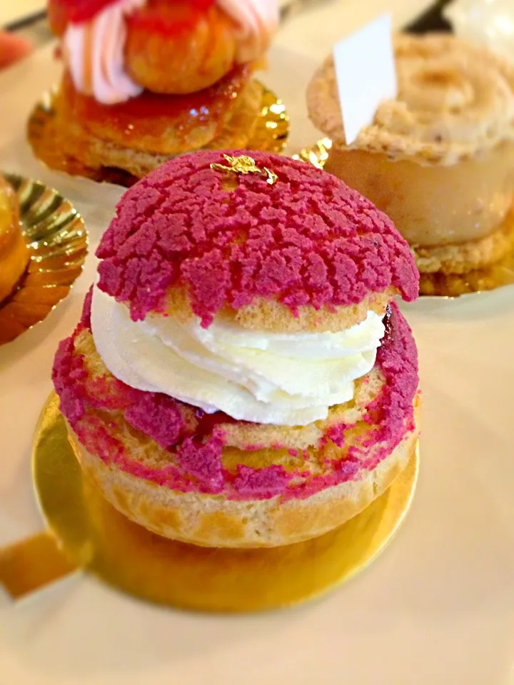 Raspberry choux cream|PhUnGさん