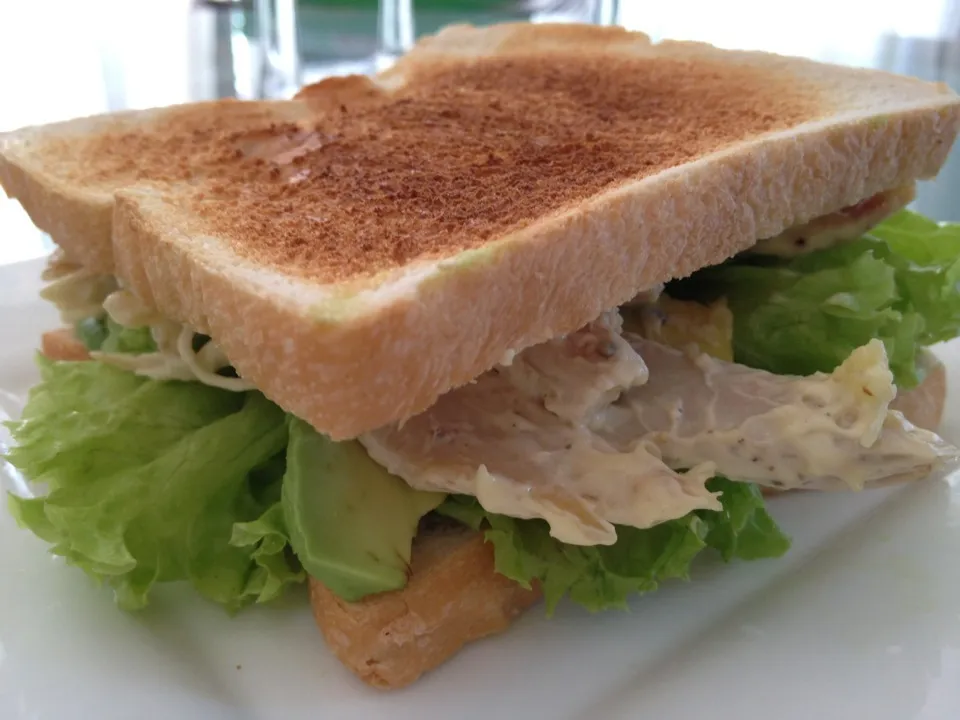 Toast with Chicken mayo & avocado,|janet ngさん