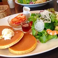 パンケーキサラダランチ😋|ちぃたさん