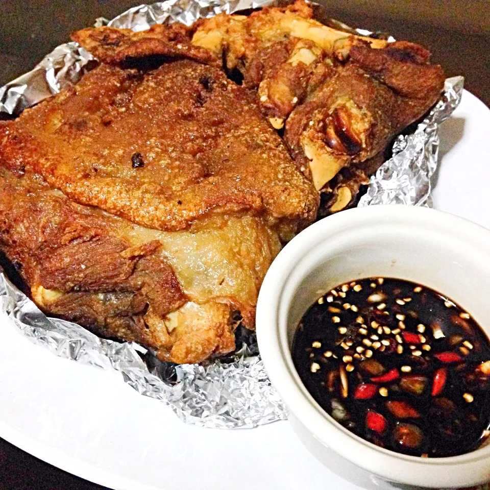 Snapdishの料理写真:Boy Ching Woo Crispy Pata for Dinner! 🍖🍴|iamfem05さん