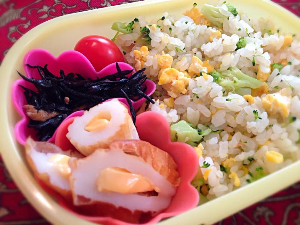 玉子とブロッコリーのピラフ弁当|もえさん