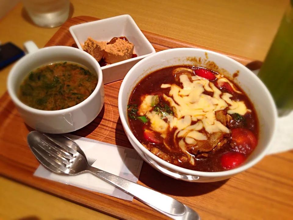 Snapdishの料理写真:nana's カジキマグロとホタテのチーズトマトカレー|さ っ ち ゃ ん  ✩⃛さん