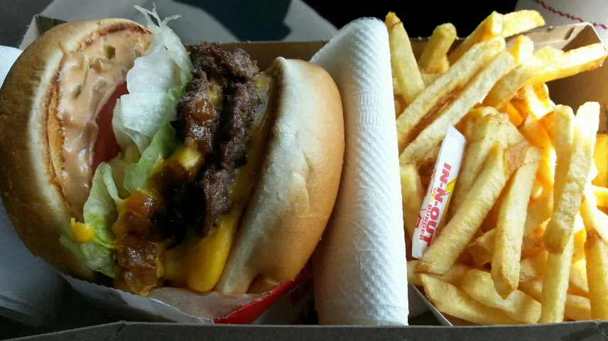 IN-N-OUT BURGERの『Double-Double』セット|小林直樹さん