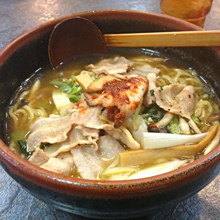 単身赴任の昼ごはん  冷凍醤油ラーメン|ぽんたさん