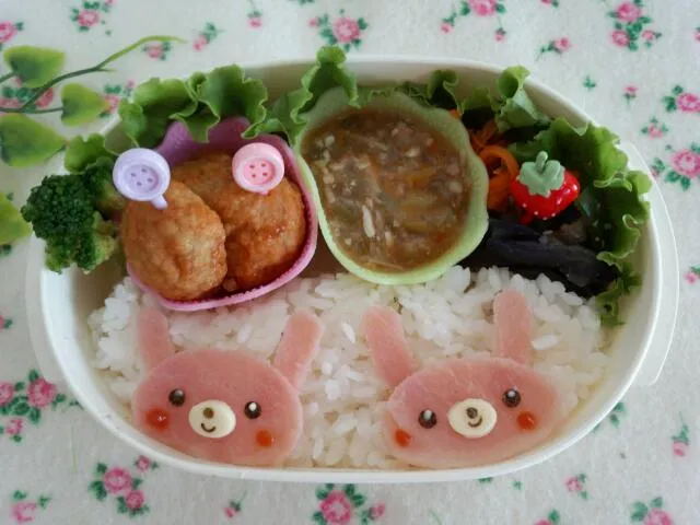 Snapdishの料理写真:うさちゃんのお弁当|kanaさん