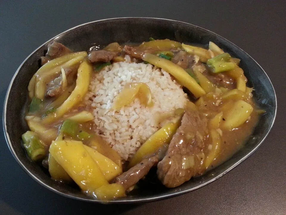 Beef with mango and GABA Brown rice.|Frank&Jolanda - Eteninbeeldさん