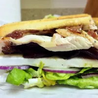 Snapdishの料理写真:Whole Foods Sandwich - chicken breast/ bacon/ avocado/ orange marmalade/ Brie|Ryan Kimさん