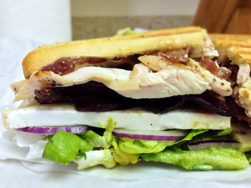 Whole Foods Sandwich - chicken breast/ bacon/ avocado/ orange marmalade/ Brie|Ryan Kimさん