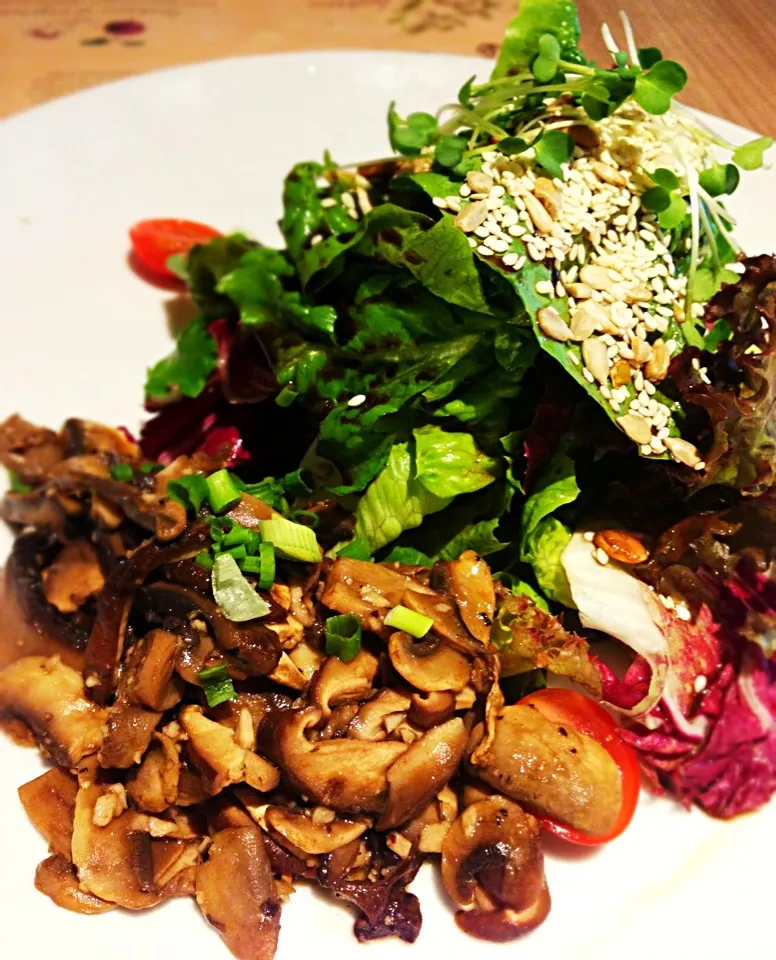 Portobello & other fungi salad@Cedel|coxiella24さん