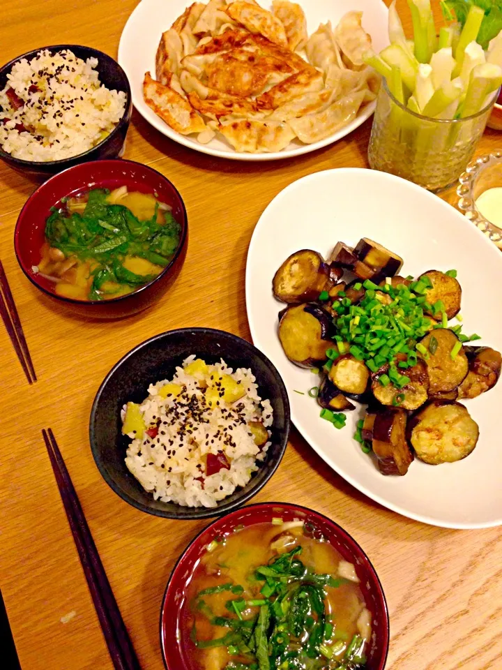 さつまいもご飯、なすの南蛮風炒め、餃子|ここママさん