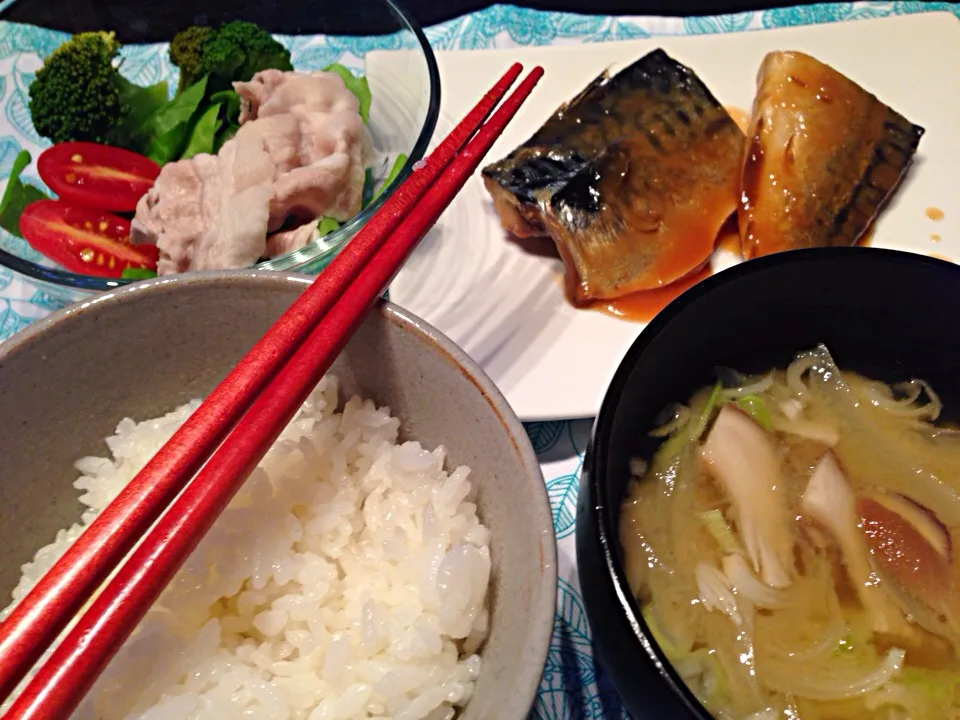 サバの味噌煮、豚しゃぶサラダ|まつこさん