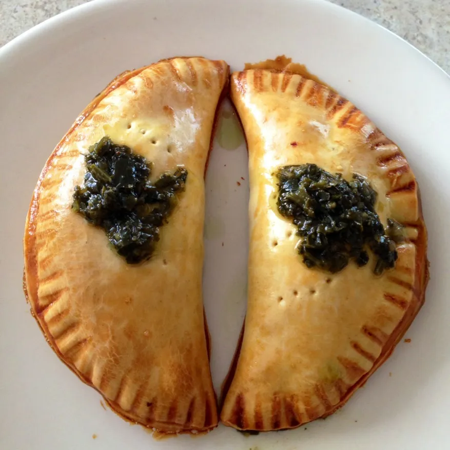 Snapdishの料理写真:Empanadas Argentinas de Carne con Chimichurri.|Loreleyさん