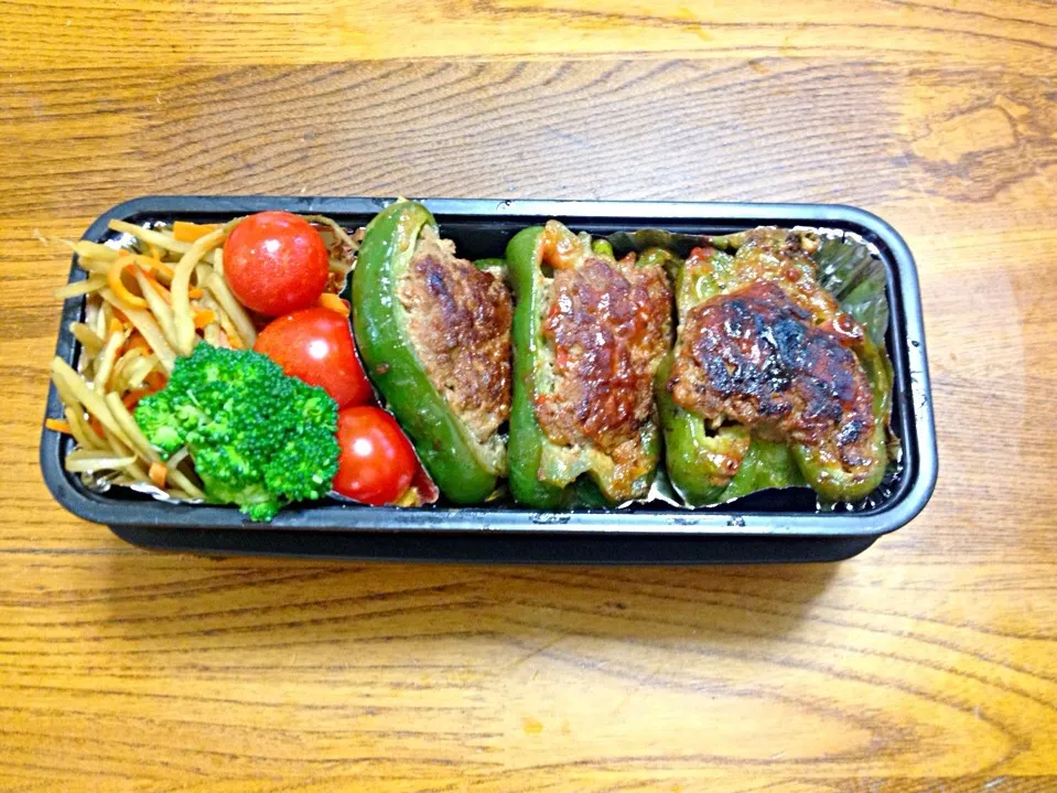 Snapdishの料理写真:ピーマン肉詰めのお弁当|yasuminさん