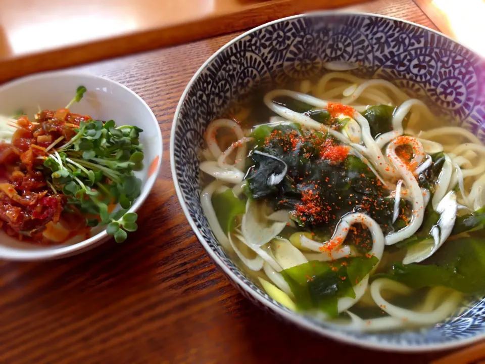 二日酔いの朝は、あご出汁うどん。|りえさん