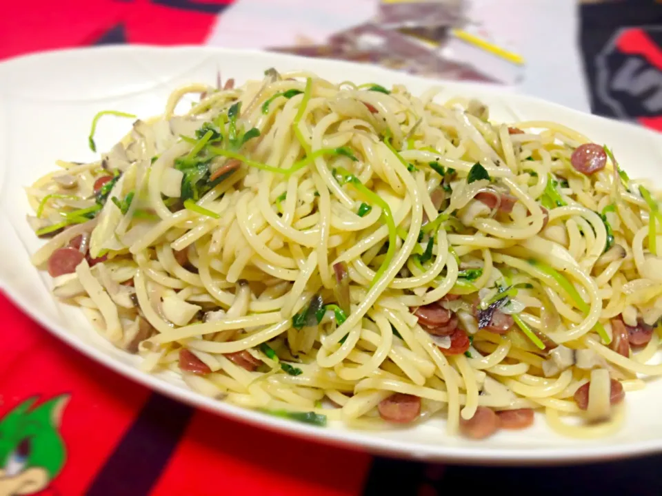 Snapdishの料理写真:ミョウガと豆苗のパスタ|ロッソさん