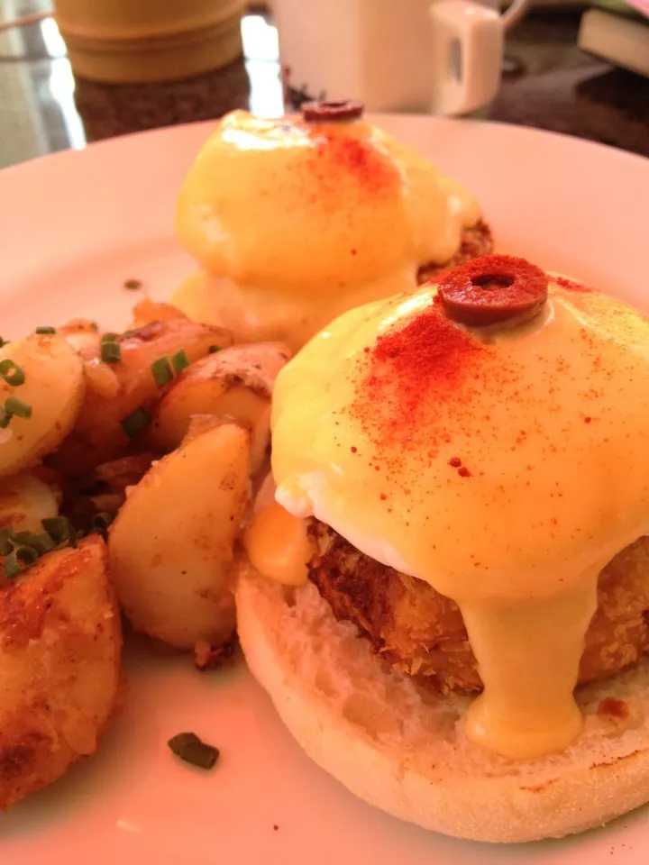 Anchorage eggs Benedict with Alaskan cod at Kimono|lauren shannonさん