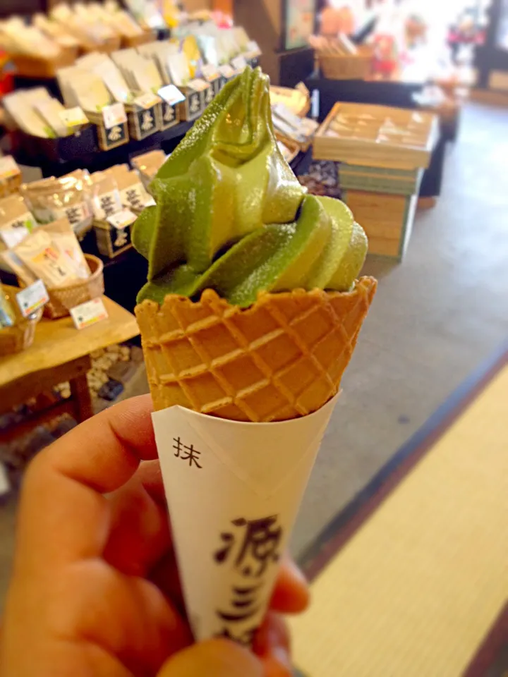 Snapdishの料理写真:源三郎  抹茶ソフトクリーム|arujiさん