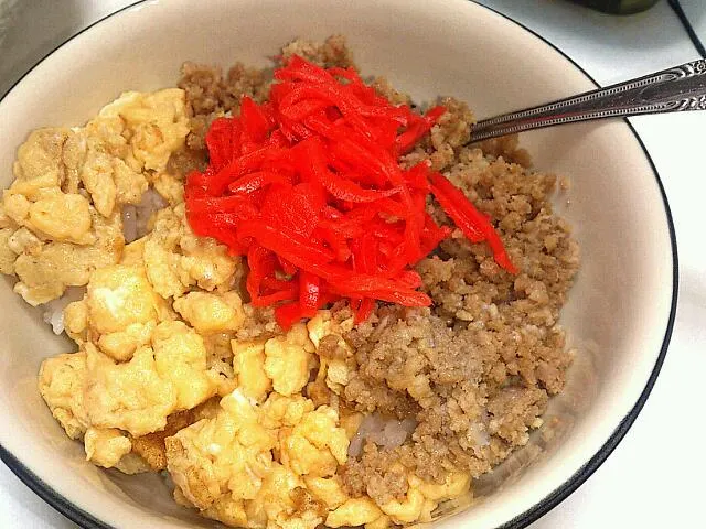 今夜はそぼろと卵丼(*^^*)|ゆかゆかさん