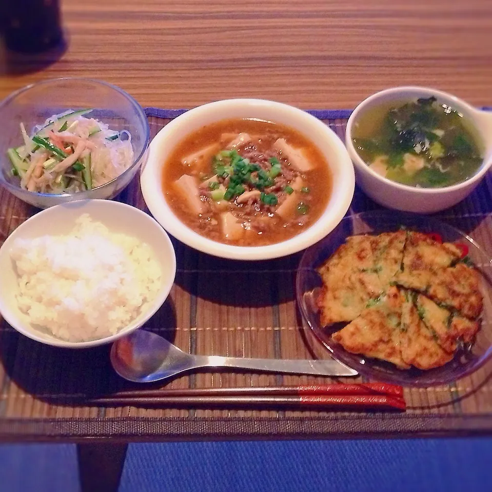 Snapdishの料理写真:麻婆豆腐、じゃがいものチヂミ、春雨サラダ|はるさん