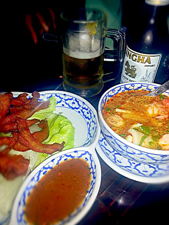 Thai jerky pork, Seafood Tomyum and Tsingha beer!|lilian angさん