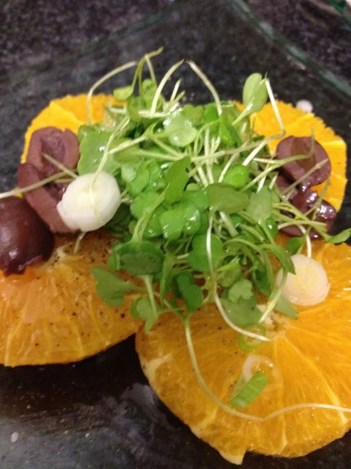 Orange, Arugula , Olive and Green Onion Salad|Christine pavelkaさん