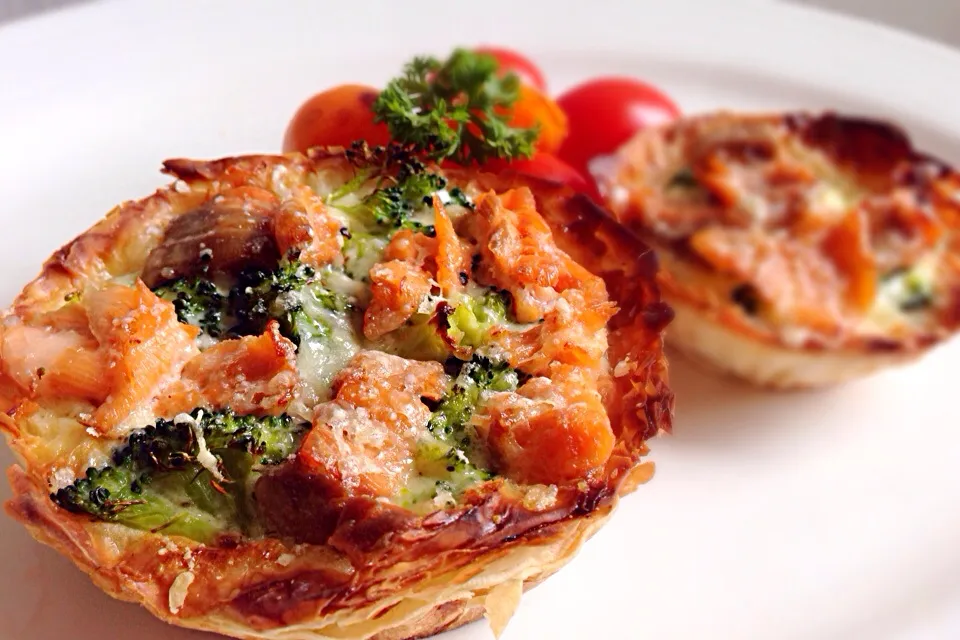 Snapdishの料理写真:Salmon & Broccoli Quiche|Misstyさん