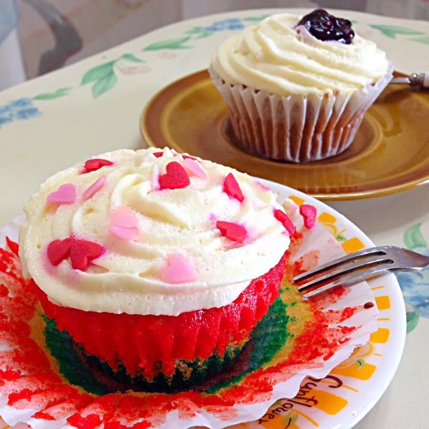 🌈Rainbow & 🍇blueberry cupcakes🍰|PeonyYanさん