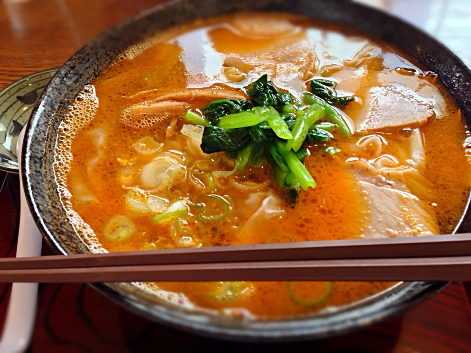 絶品☆庄内酒田ラーメン・満月のスタミナワンタンメン|しゅなさん