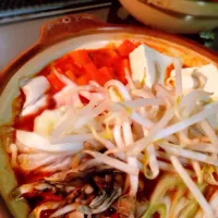 Snapdishの料理写真:小さい一人用鍋でチゲうどん|クラムボン@さん