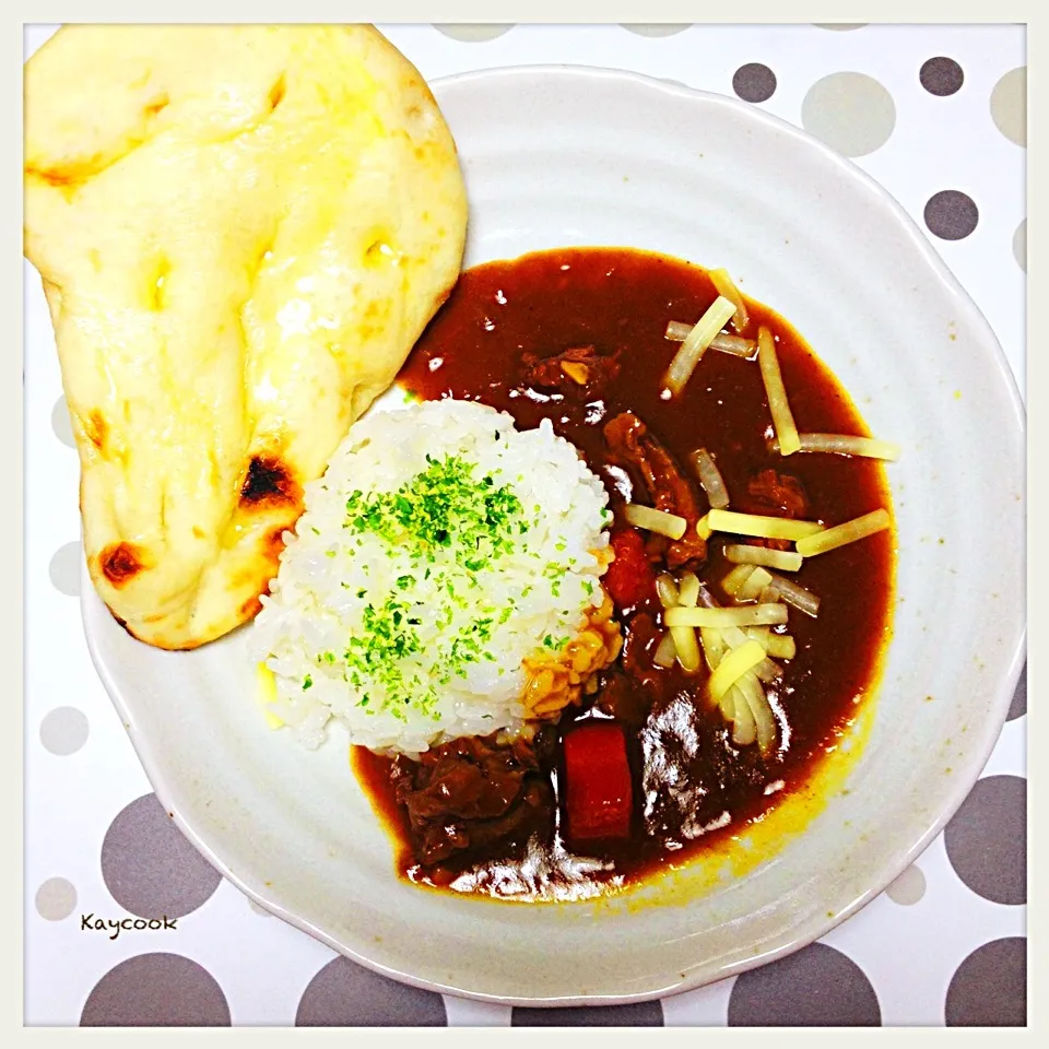 Snapdishの料理写真:欲張り牛すじ煮込みカレー、チーズ入り🐾|Asahimaruさん