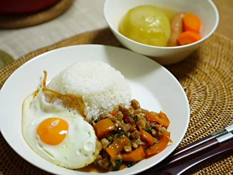 鶏肉のバジル炒めごはん|Yukoさん